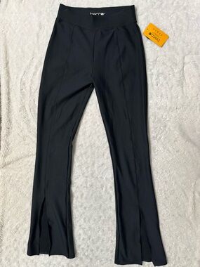 NWT- BECCO Black Ankle Front Split-Hem Full Length Mini Flare Pull On Pant